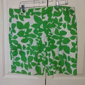 Izod green and white leaf print shorts Sz 16